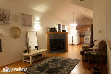 Main picture of 1033 N Mozart St