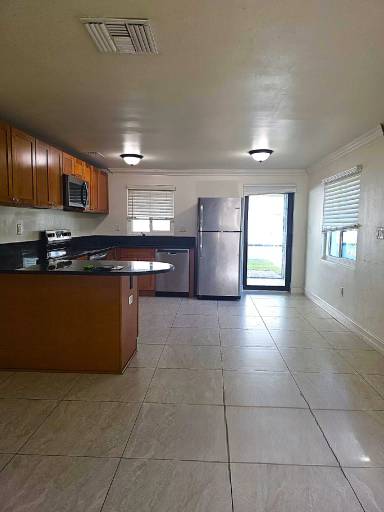 Main picture of 682 108th Ave N