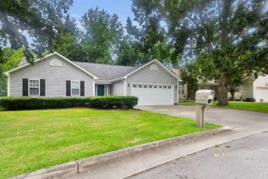 Main picture of 146 Monterey Cir