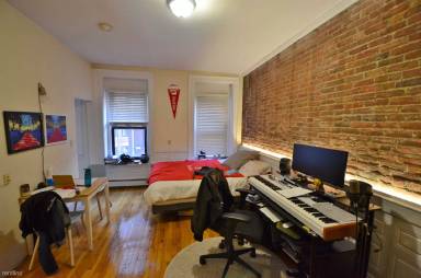 Main picture of 409 Marlborough St