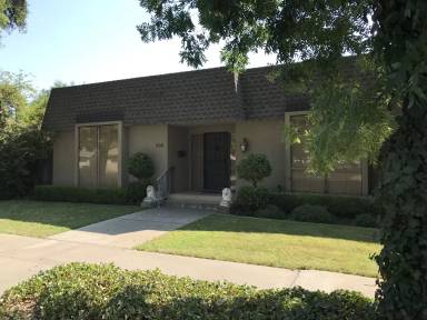 Main picture of 604 Rose Ave