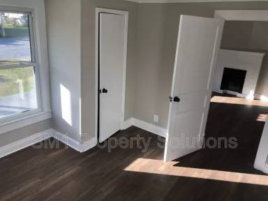 Main picture of 2407 Wilkes St