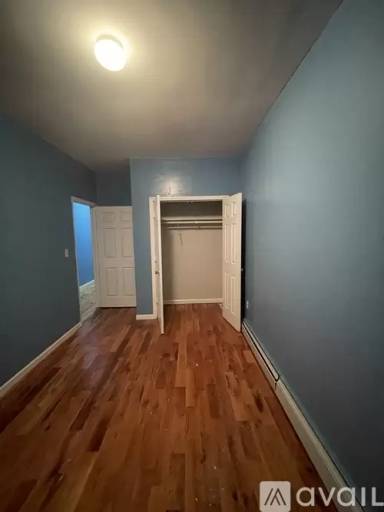 Main picture of 484 Beach 44th St