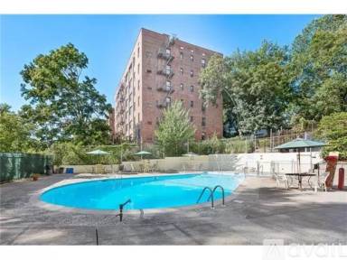Main picture of 609 Kappock St