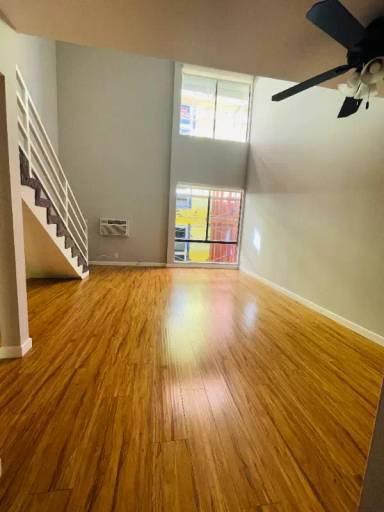 Main picture of 7044 Hawthorn Ave