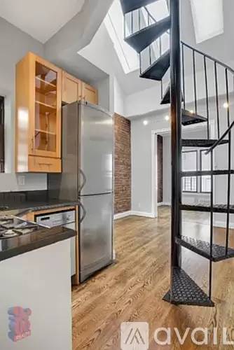 Main picture of 209 E 25th St