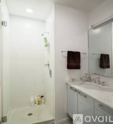 Main picture of 550 St. Clair Condo