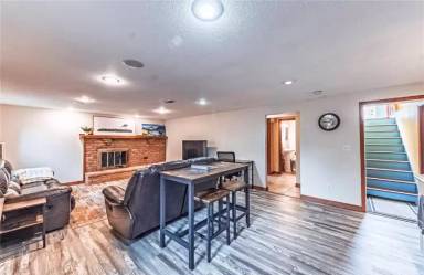 Main picture of 1325 N Foote Ave