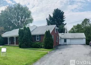 Main picture of 819 W Whitehall Rd