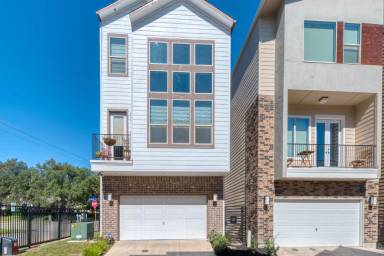 Main picture of 3831 Harry Wurzbach Rd