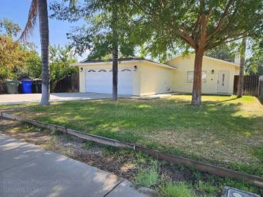 Main picture of 1123 Royal Way