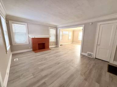 Main picture of 5528 Woodland Ave