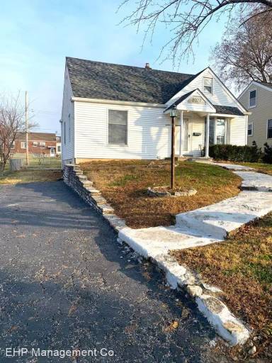 Main picture of 8927 Arvin Pl