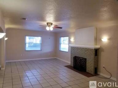 Main picture of 512 E Strawbridge Ave