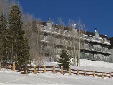 Main picture of Summit Yacht Club
