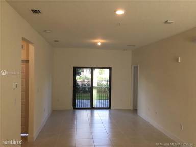 Main picture of 4636 NW 84th Ave