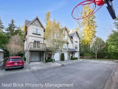 Main picture of 22635 NE Alder Crest Ln