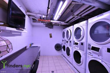 Main picture of 615 W 186th St