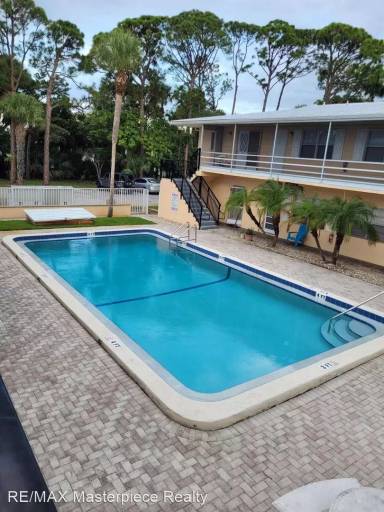 Main picture of 333 SE Martin Ave