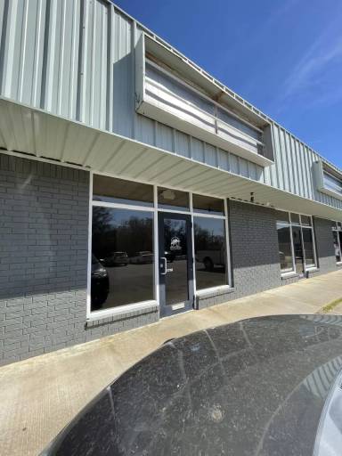 Main picture of 705 S Roland Rd