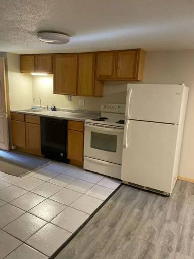 Main picture of 419 3rd Ave NE