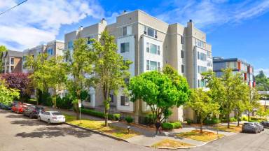 Main picture of 300 11th Ave