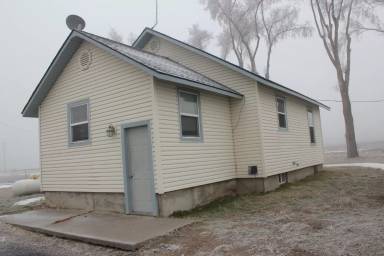 Main picture of 2681 Airport Rd