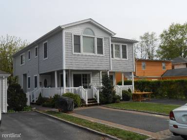 Main picture of 6 Corchaug Ave