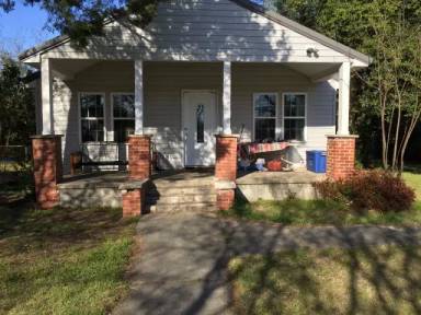 Main picture of 1440 Bettis Academy Rd