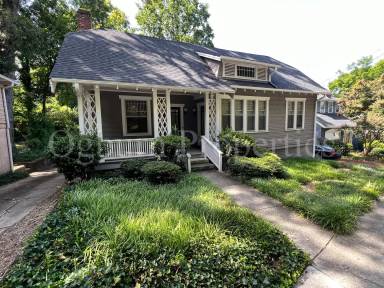 Main picture of 1322 W 1st St