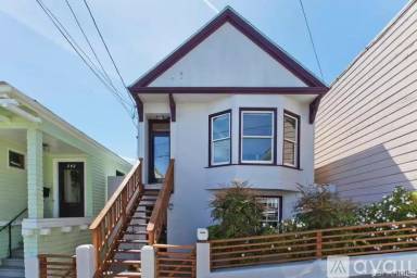 Main picture of 236 Moultrie St