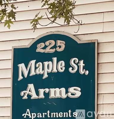 Main picture of 225 Maple St