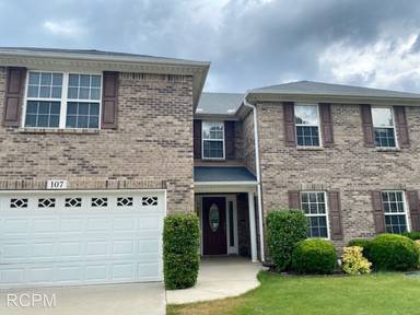 Main picture of 107 Harness Dr