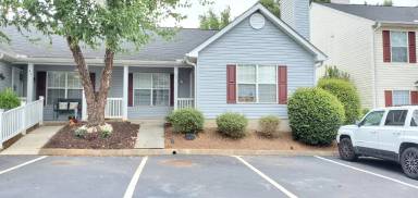Main picture of 67 Hayfield Ln