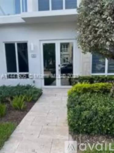 Main picture of 10245 NW 63rd Ter