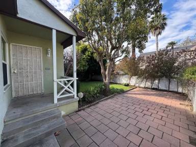 Main picture of 718 Hill St