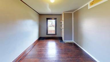 Main picture of 306 W 39th Ter