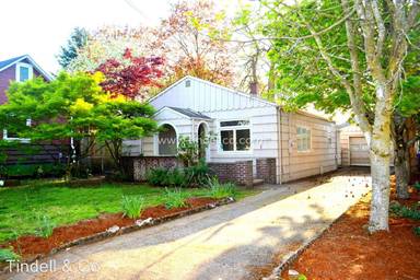Main picture of 7033 N Greenwich Ave