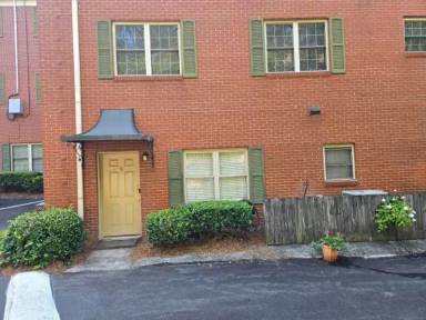 Main picture of 430 Lindbergh Dr NE