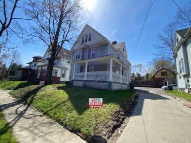 Main picture of 124 Beck Ave