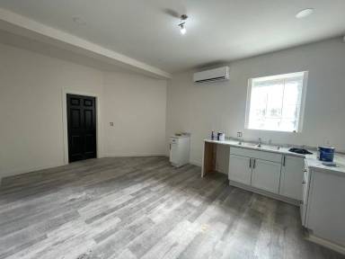 Main picture of 4630 W North Ave