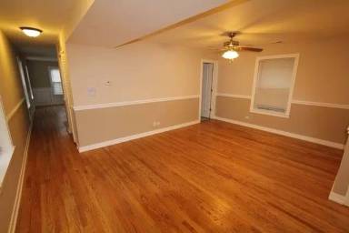 Main picture of 7958 S May St