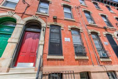 Main picture of 3925 Pine St