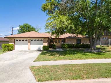Main picture of 2710 Grasslands Dr
