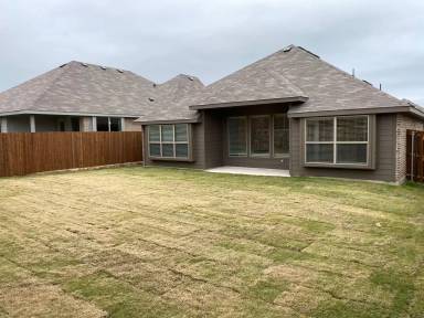 Main picture of 906 Eloise Ln