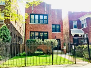 Main picture of 1735 W Albion Ave