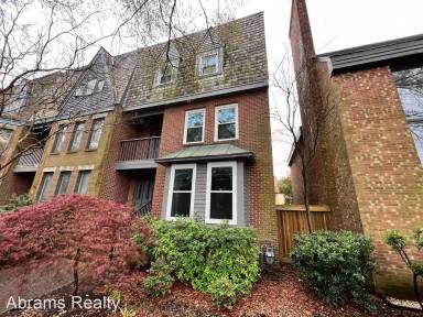 Main picture of 365 W Princess Anne Rd
