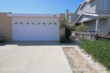 Main picture of 915 Catamaran St