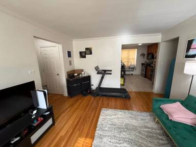 Main picture of 2950 W Arthur Ave