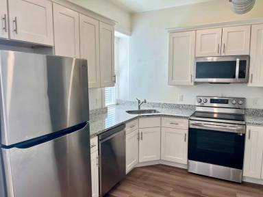 Main picture of 44 School St